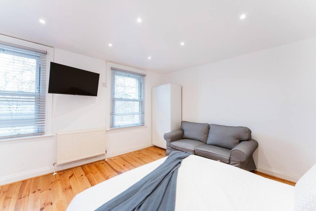 Your Lovely Studio Flat- West3 Londra Dış mekan fotoğraf